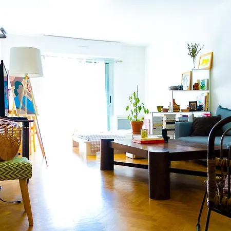Charming Near Pere Lachaise Apartment *