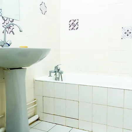 Charming Near Pere Lachaise Apartment